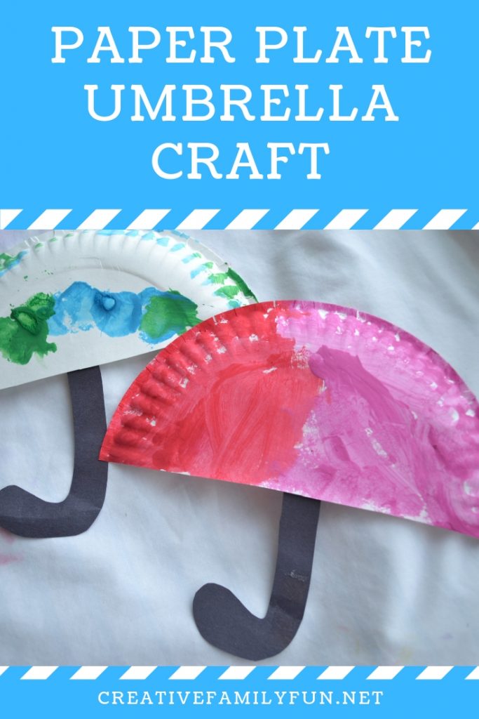 Preschoolers and toddlers will have so much fun making this simple paper plate umbrella craft that is perfect for a rainy day!