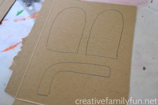 This cardboard tube Elephant craft inspired by the Elephant and Piggie books by Mo Willems is so much fun to make and to play with.