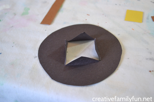 Use recycled craft materials to make this cute Cardboard Tube Pilgrim Hat Craft. It's an easy to make and fun Thanksgiving craft for kids.