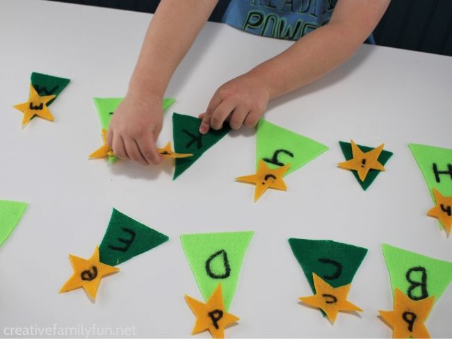 Practice your ABCs with this fun and simple Christmas tree alphabet matching game. This easy-to-make game is fun for toddlers and preschoolers.